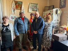 Мешканці на екскурсії до бібліотеки Великобудищанської громади