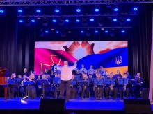 На сцені оркестр Бахмутського фахового коледжу культури і мистецтв