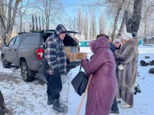 На новій автівці розвозять гуманітарку людям у громаді