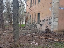 Пошкоджений будинок після ворожого обстрілу