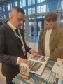 Представники Бахмутської громади на конференції з відновлення України у Римі презентують книгу про історію Бахмута.