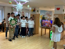 Вихованці виконують святкові вірші та колядки