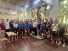 Учасники відкритого турніру Волноваської міської територіальної громади з гирьового спорту. Турнир проходив у місті Київ.
