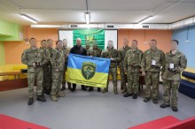 Вадим Філашкін нагороджує прикордонників