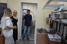 Освітяни Бахмутського центру професійно-технічної освіти під час відвідин їх закладу Голдою Віноградською