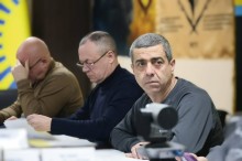 Юрій Винокуров, Ігор Бойко та Павло Челпих беруть участь у засіданні Ради оборони Донецької області