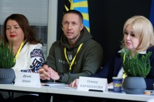Учасники Всеукраїнської науково-практичної конференції з національно-патріотичного виховання під час пленарного засідання