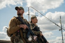 Двоє військовослужбовців 18 Слов'янської бригади