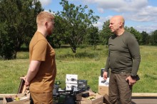 Боєць 24-ої ОМБр та очільник Донеччини Вадим Філашкін.