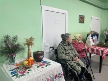 тематична виставка у приміщенні організовано експозицію «Христос народився!»