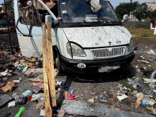 Мікроавтобус, який знищили в результаті обстрілу окупанти