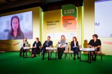 Учасники національного форуму "від уроків до дій: реалізація порядку денного "жінки, мир, безпека" в України