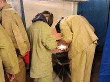 Студенти-зварники під час виробничого навчання