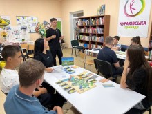 Молодь на заході у Курахівському хабі грає в гру "Код Донеччини"