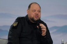 Руслан Стефанчук виступає під час засідання Економічного форуму
