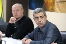 Ігор Бойко та Павло Челпих беруть участь засіданні Ради оборони Донецької області