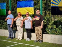 В.о. голови Краматорської райдержадміністрації, начальника районної військової адміністрації Вікторія Набокова, начальник управління фізичної культури та спорту Донецької ОДА Володимир Мицик, начальник управління з питань ветеранської політики Донецької ОДА Артур Насібян, дружина полеглого захисника з Краматорська Вікторія Ільєнко.
