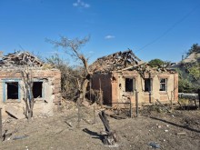 Зруйнований ворожим обстрілом будинок
