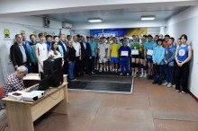 Спільне фото учасників Дня відкритих дверей у Донецькому обласному спеціалізованому фаховому коледжі спортивного профілю ім. С. Бубки
