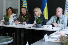 Учасники Всеукраїнської науково-практичної конференції з національно-патріотичного виховання під час пленарного засідання