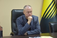 Заступник голови Донеччини Ігор Бойко заслуховує доповідь