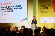 Говорить слово Представниця ООН Жінки в Україні Сабін Фрейзер Гюнеш