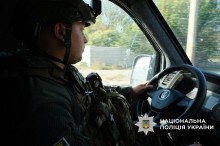 Полійейський за кермом