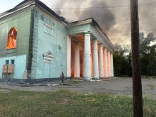Палац культури у вогні після ворожого обстрілу