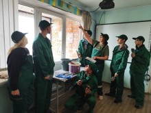 Майбутні штукатури під час ремонту навчальних приміщень у межах виробничого навчання