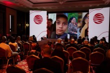 Презентаційне відео демонструють на великому екрані