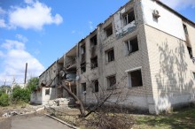 Багатоповерховий будинок, зруйнований російськими окупантами.