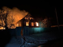 Пожежа в будинку після ворожого обстрілу