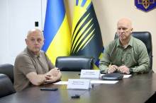 Юрій Винокуров та Вадим Філашкін під час наради з медиками та департаментом охорони здоров'я облдержадміністрації.