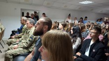 Військовослужбовці 61 окремої Степової механізованої бригади разом зі здобувачами освіти та педагогами Бахмутського центру ПТО беруть участь у заході в межах проєкту «Моя Донеччина. Мій дім. Моя фортеця».