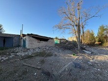 Зруйновані гаражі після ворожого обстрілу