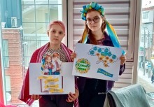 До Міжнародного дня рідної мови дівчата створили чудові плакати