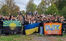 Підлітки під час туристсько-спортивної естафети на відкритому повітрі у межах проєкту «Азимут. Курс на взаємодію»