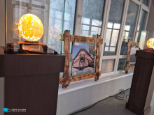 Картина, на якій зображена будівля з Бахмута