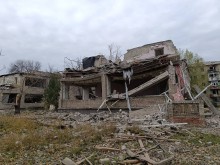 Адміністративна будівля, зруйнована ворожим обстрілом