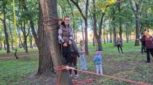 Діти Донеччини під час спортивних активностей на свіжому повітрі