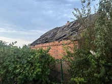 Пошкоджена покрівля через ворожий обстріл