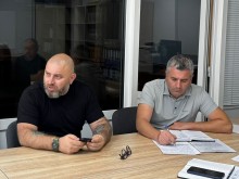 Учасники заходу під час обговорення питань