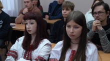 Учасники обласного урочистого заходу,  присвяченого Дню Державного Герба України