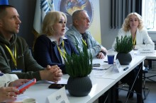 Учасники Всеукраїнської науково-практичної конференції з національно-патріотичного виховання під час пленарного засідання