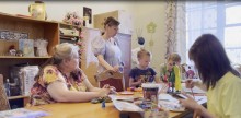 Діти на заняттях у студії «Веселка»