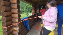 Діти під час активностей у літньому
пластовому таборі «Земля велетнів»
