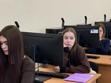 Студенти Слов’янського фахового коледжу транспортної інфраструктури збираються на освітніх локаціях, аби скласти Єдиний державний кваліфікаційний  іспит.