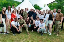 Представники молодіжних рад Донецької та Закарпатської областей з очільниками областей