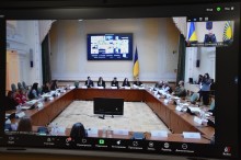 Учасники наради з питань міжнародного права.