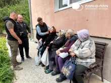 Представники Часовоярської МВА спілкуються з мешканцями Будинку ветеранів